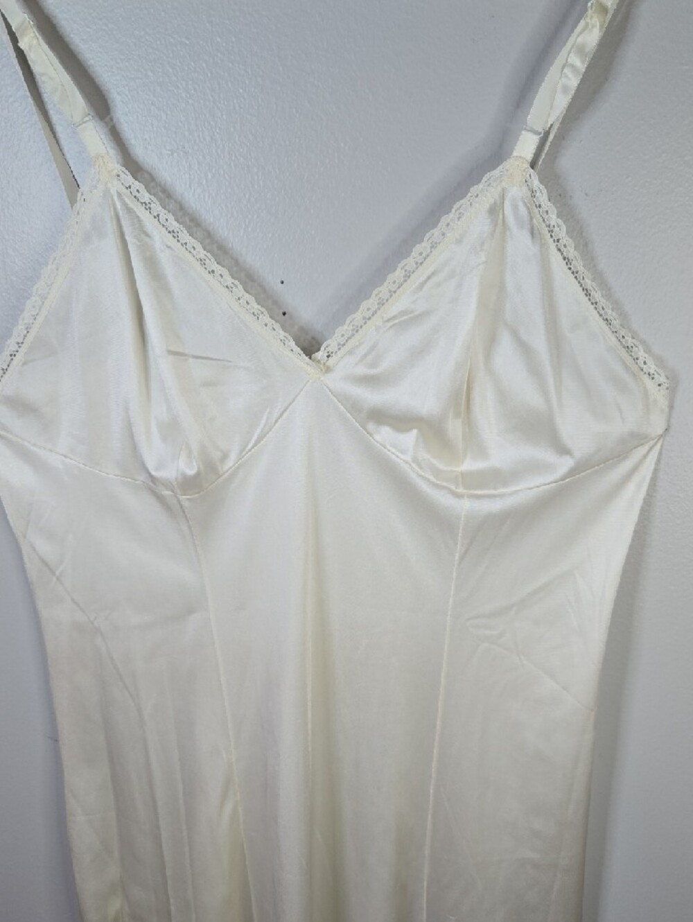 Vintage Classic Cream Colored Satin Feel Lace Trim Hem Slip Dress - Picture 2 of 10